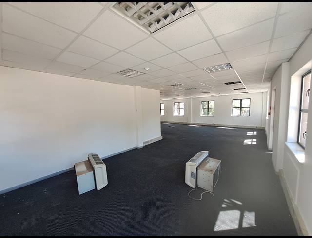 490M² OFFICE TO LET IN HYDE PARK